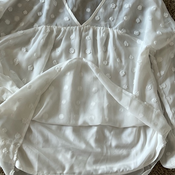 Women’s white blouse. Size small - Picture 3 of 3